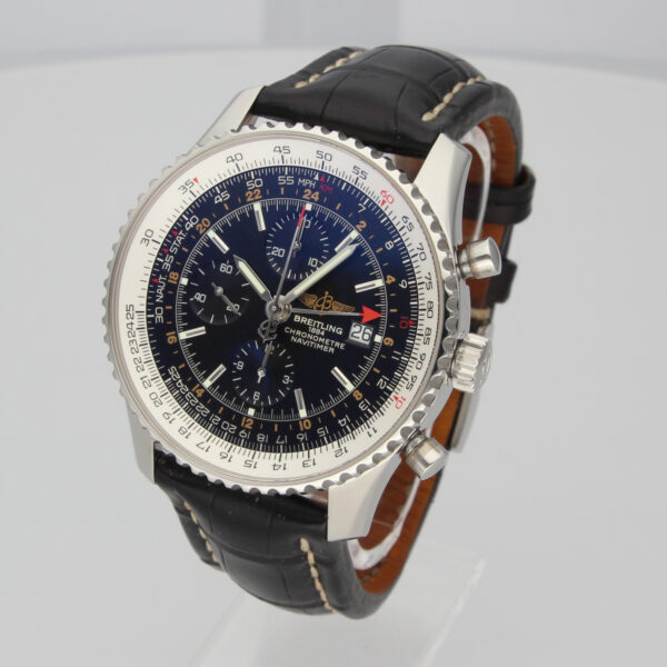 Breitling Navitimer World (ref. A24322) - Image 4